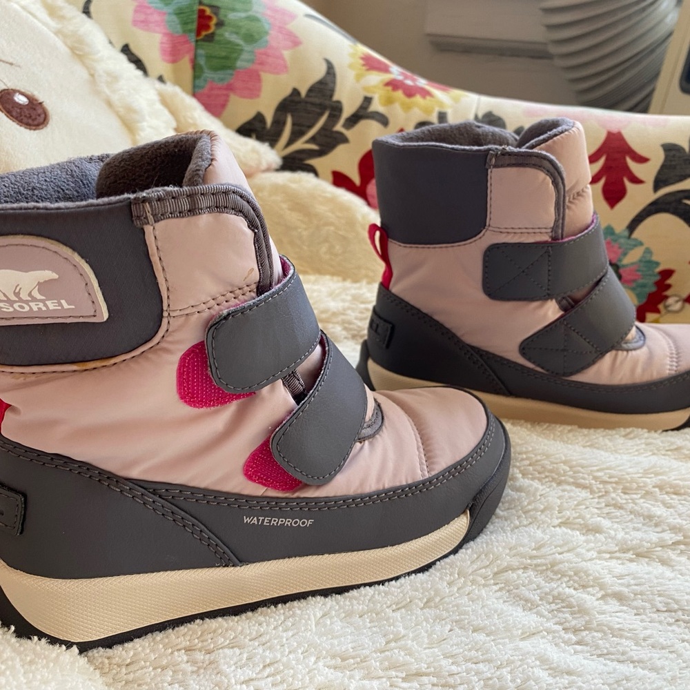 NWT Sorel girl waterproof boots size 12